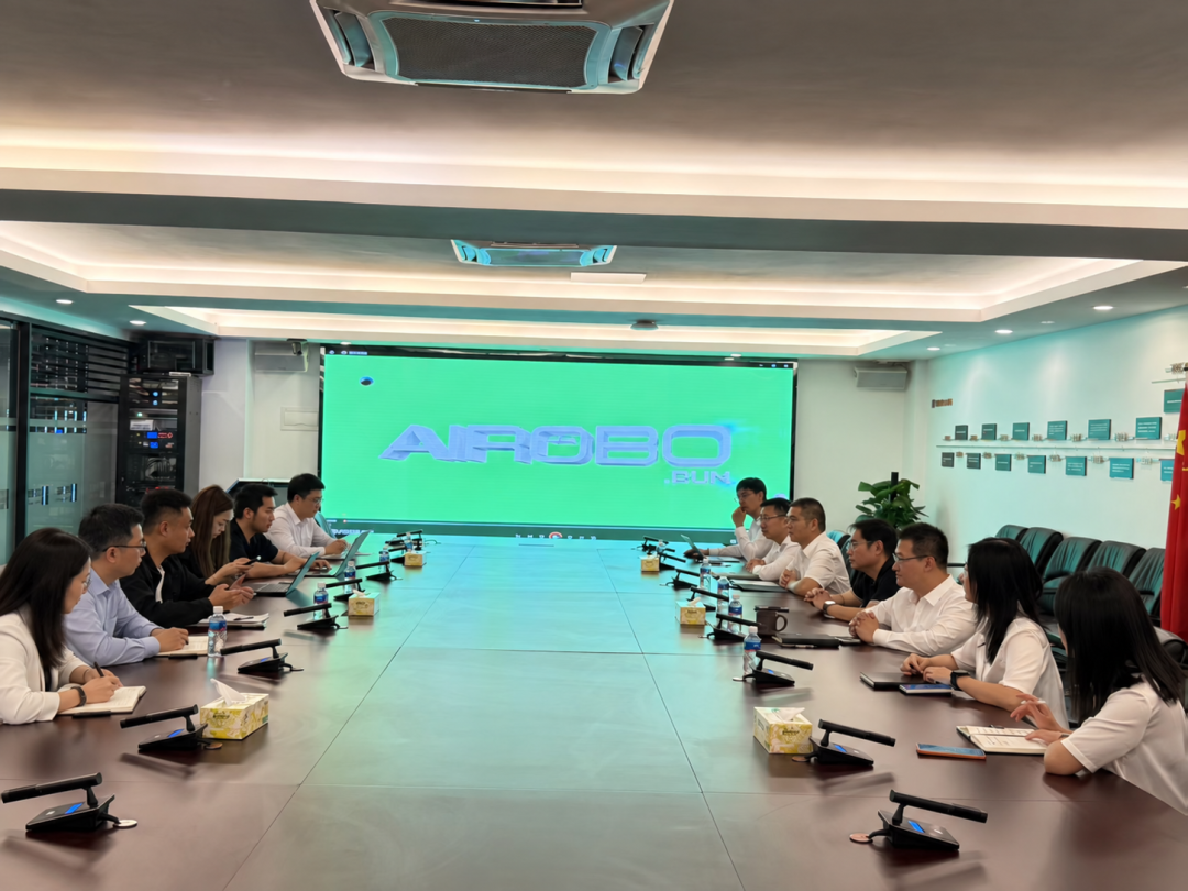智启湾区人机共生|AIROBO携手珠海华发,共创特色智慧社区机器人行业标杆